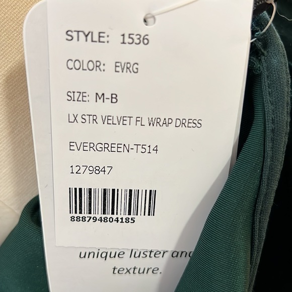 Dessy 1536 Emerald Velvet - Picture 4 of 4